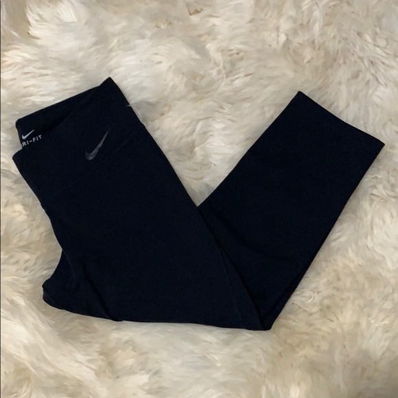 NIKE Dri-fit black crop leggings/capris - Picture 2 of 12